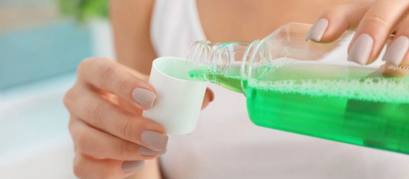 Χρησιμοποιείτε στοματικό διάλυμα; Δείτε από τι κινδυνεύετε